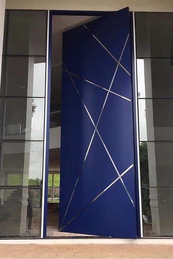 Pivot Door 