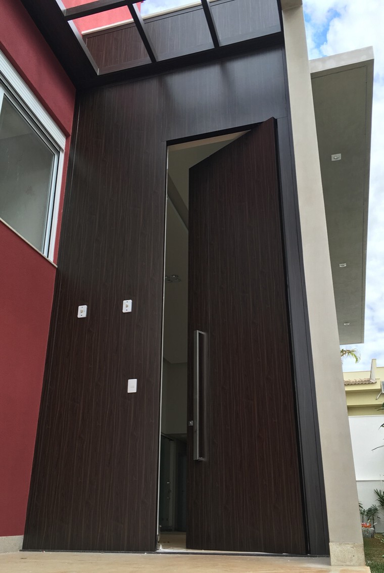 Pivot Door 